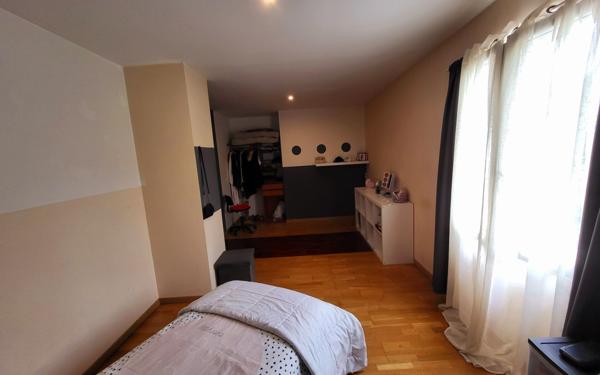 Maison à vendre    6 pièces • 201,49 m2 Trévoux