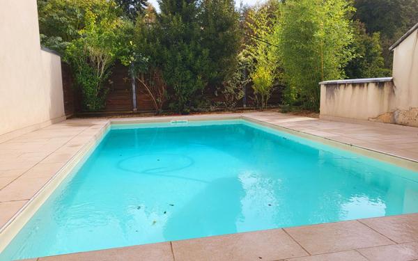 Maison à vendre    6 pièces • 201,49 m2 Trévoux