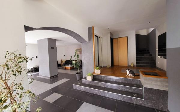 Maison à vendre    6 pièces • 201,49 m2 Trévoux