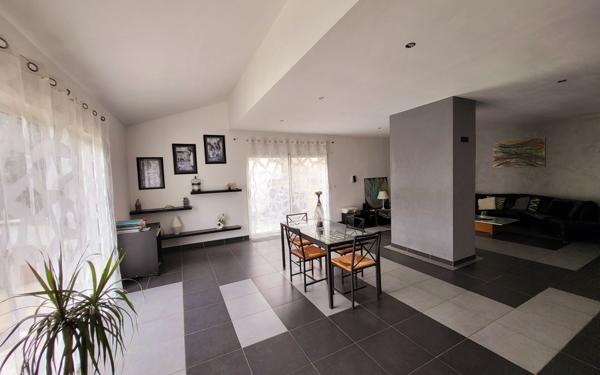 Maison à vendre    6 pièces • 201,49 m2 Trévoux