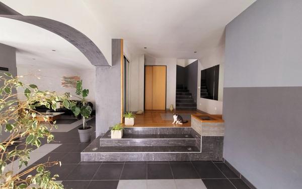 Maison à vendre    6 pièces • 201,49 m2 Trévoux