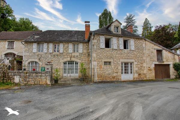 Maison à vendre 161 250 € Sarrazac 10 p 202,1 m² DPE E