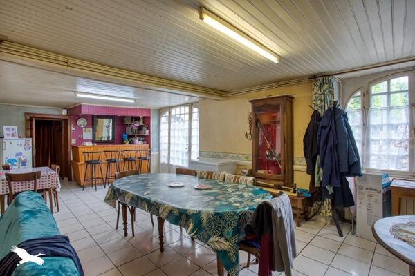 Maison à vendre 161 250 € Sarrazac 10 p 202,1 m² DPE E