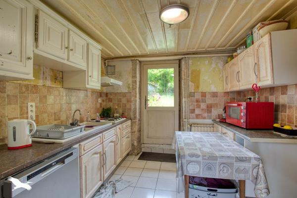 Maison à vendre 161 250 € Sarrazac 10 p 202,1 m² DPE E