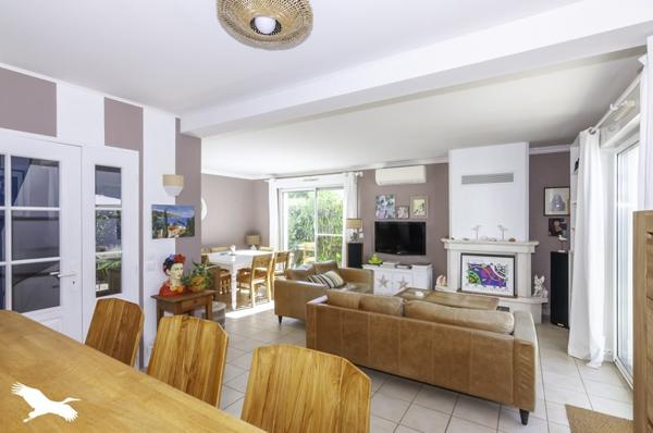 Maison à vendre 570 000 € Mèze 6 p 136 m² DPE B