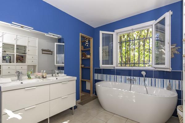 Maison à vendre 570 000 € Mèze 6 p 136 m² DPE B