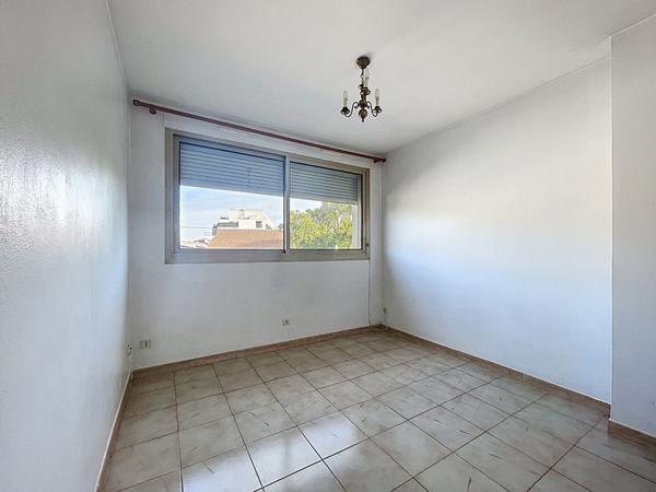 Vente: appartement T2 de 24m2 Sainte-Anne 13008 Marseille