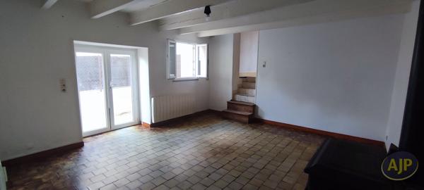 Maison à vendre Pons - 5 pièces, 100m² avec 3 chambre(s) à 110 000€ - AJP Immobilier Pons