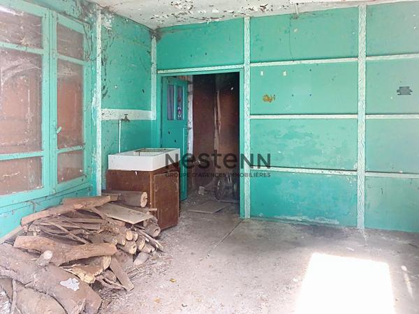 Beau terrain à bâtir de plus de 1000 m² situé dans le centre de Noyalo