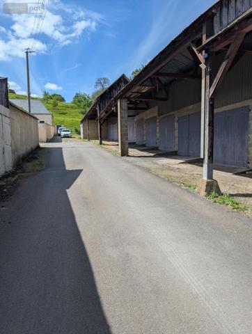 Garage - Parking à louer à La-Ferté-Bernard dans la Sarthe (72400), ref : 72085-L348