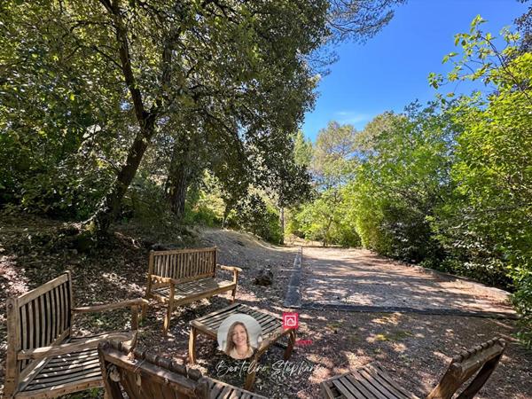 TRANS-EN-PROVENCE - Villa de plain-pied avec piscine, dépendance et terrain paysagé