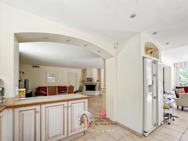 TRANS-EN-PROVENCE - Villa de plain-pied avec piscine, dépendance et terrain paysagé