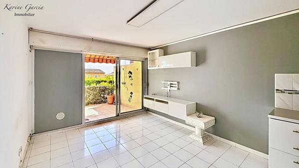 BANDOL - PROXIMITE CENTRE VILLE ET COMMERCES - STUDIO 24 M² - PARKING PRIVATIF