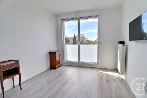 Appartement F3 à vendre  3 pièces - 63,94 m 2   LES LILAS  - 93