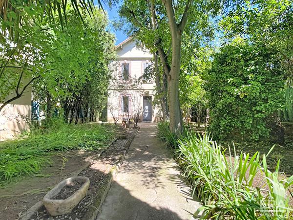 EXCLUSIVITE à vendre maison 6 pièces à Marseille - Pont de Vivaux 13010