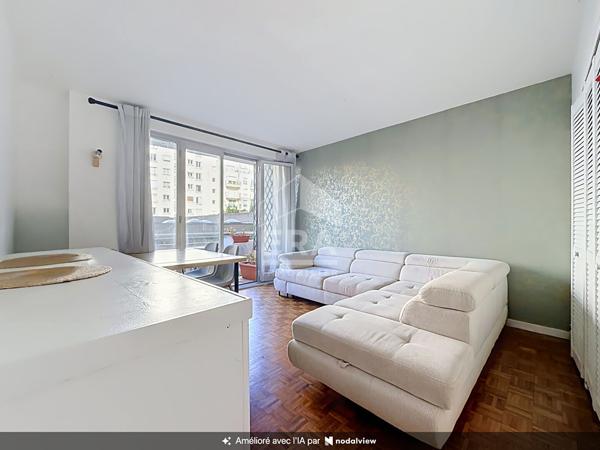 Michel Bizot 2 pièces 43m2 avec balcon de 8m2