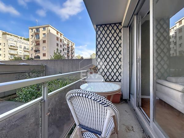 Michel Bizot 2 pièces 43m2 avec balcon de 8m2