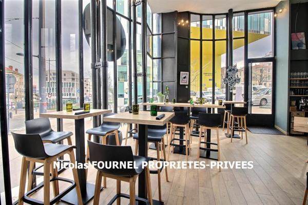 Saint-Etienne 42000 Cave à vin, restaurant et un appartement