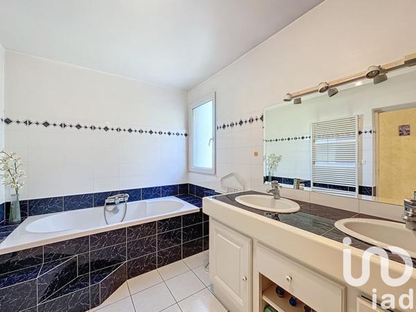 Maison à vendre 13 pièces 303 m² Saint-Chély-d'Apcher