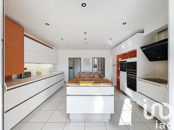 Maison à vendre 13 pièces 303 m² Saint-Chély-d'Apcher