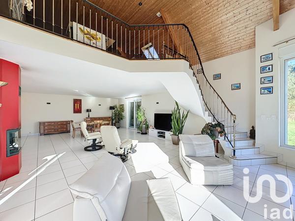 Maison à vendre 13 pièces 303 m² Saint-Chély-d'Apcher