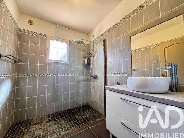 Maison à vendre 6 pièces 143 m² Saint-Maximin-la-Sainte-Baume