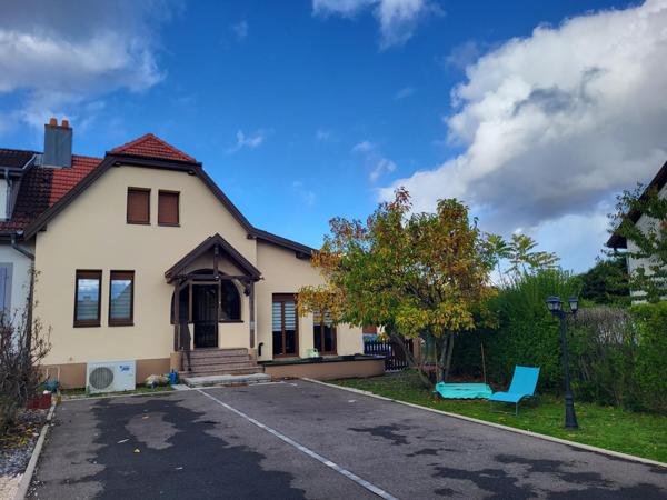 Au calme, charmante maison de 97m2 sur 6.93 ares.