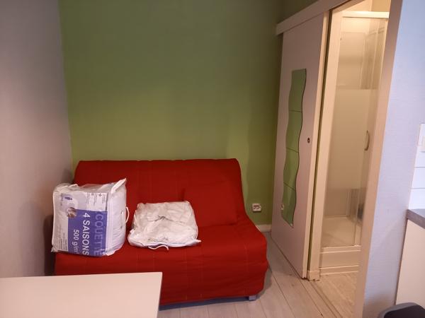 Laval, studio meublé de 16m² au RDC