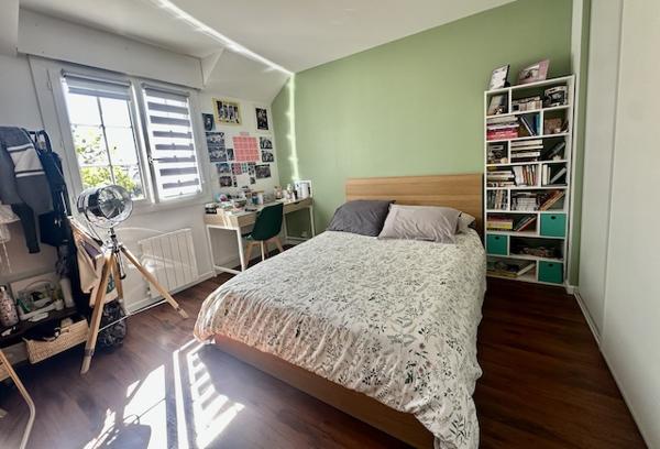 Maison
         4 pièces
        - 104 m² Bien prestige 440 000 € *