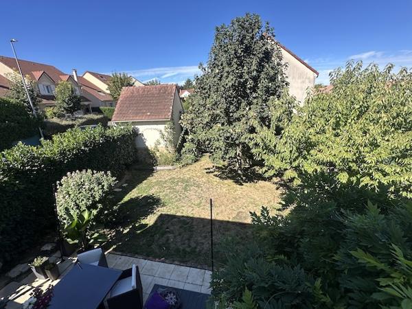 Maison
         4 pièces
        - 104 m² Bien prestige 440 000 € *