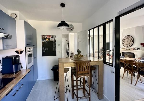 Maison
         4 pièces
        - 104 m² Bien prestige 440 000 € *