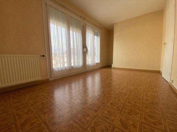 Type bâtir trois chambres