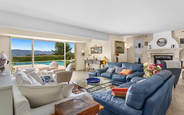 Maison à vendre    5 pièces • 294,53 m2 Mouans-Sartoux