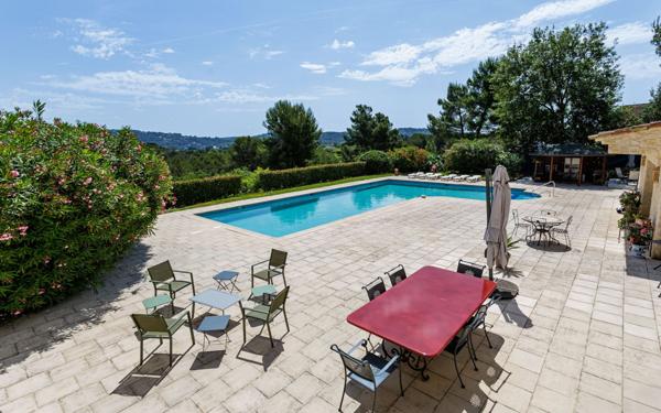 Maison à vendre    5 pièces • 294,53 m2 Mouans-Sartoux