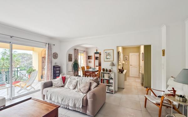 Appartement à vendre    3 pièces • 90,60 m2 Saint-Raphaël