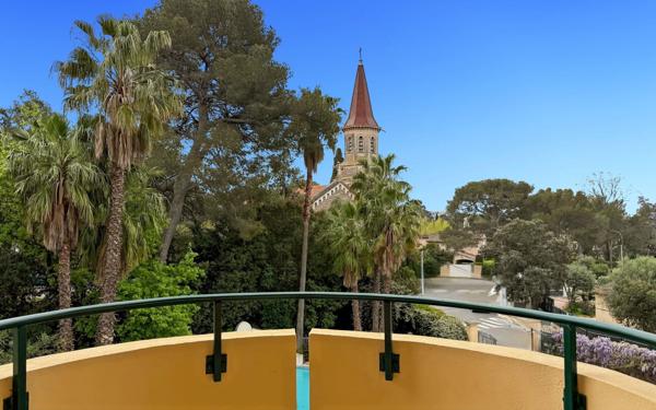 Appartement à vendre    3 pièces • 90,60 m2 Saint-Raphaël