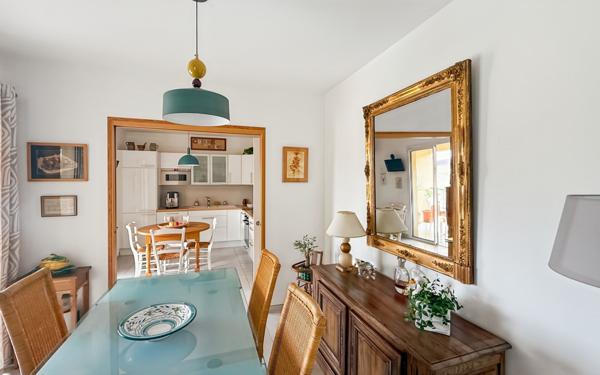 Appartement à vendre    3 pièces • 90,60 m2 Saint-Raphaël