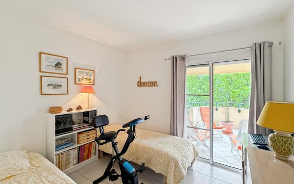 Appartement à vendre    3 pièces • 90,60 m2 Saint-Raphaël