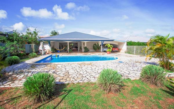 Maison à vendre    4 pièces •  Remire-Montjoly