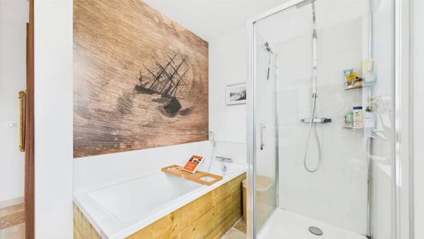 APPARTEMENT DE CHARME DANS UN CHÂTEAU — JARDIN PRIVATIF & ÉLÉGANCE HISTORIQUE