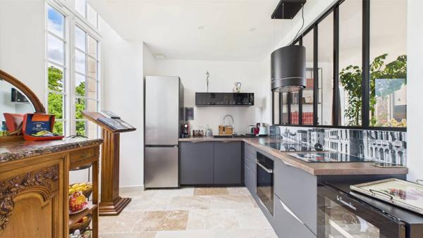 APPARTEMENT DE CHARME DANS UN CHÂTEAU — JARDIN PRIVATIF & ÉLÉGANCE HISTORIQUE