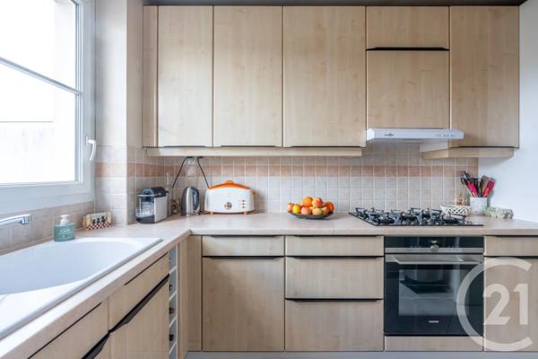 Appartement F5 à vendre  5 pièces - 108,51 m 2   ST MAUR DES FOSSES  - 94