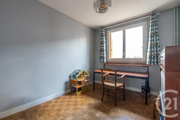 Appartement F5 à vendre  5 pièces - 108,51 m 2   ST MAUR DES FOSSES  - 94