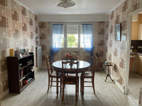 17200 ROYAN Appartement Royan centre 4 pièce(s) 107 m2