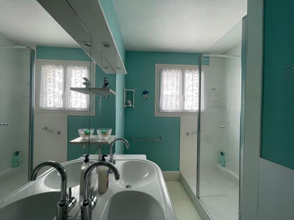 17200 ROYAN Appartement Royan centre 4 pièce(s) 107 m2