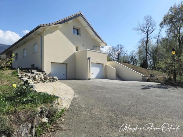 Exclusivité : un duplex d’exception – 140 m² habitables + Garage double + Jardin