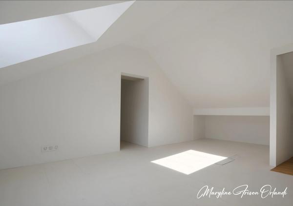 Exclusivité : un duplex d’exception – 140 m² habitables + Garage double + Jardin