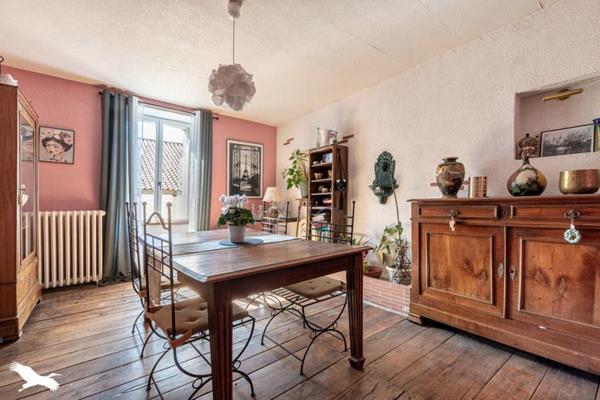 Maison à vendre |  Châlus |  6 pièces | 206 m²