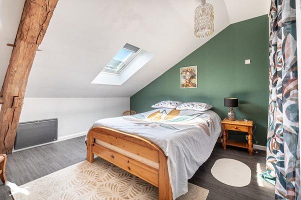 Maison à vendre |  Châlus |  6 pièces | 206 m²