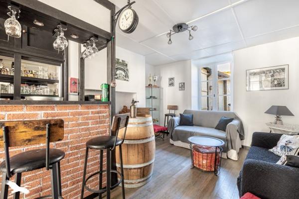 Maison à vendre |  Châlus |  6 pièces | 206 m²